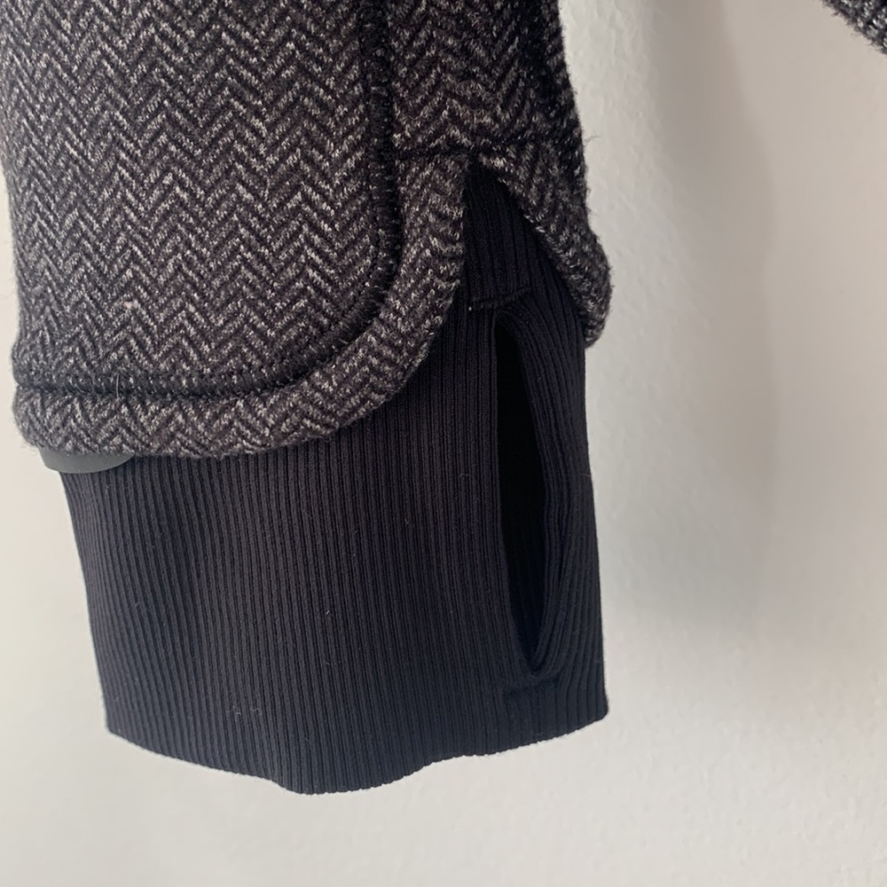 Lululemon Half Zip - Picture 4 of 7